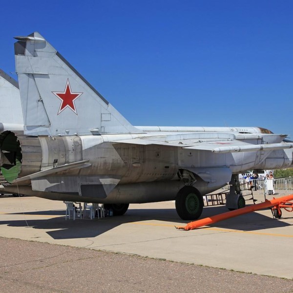 МиГ-25РБК на стоянке.