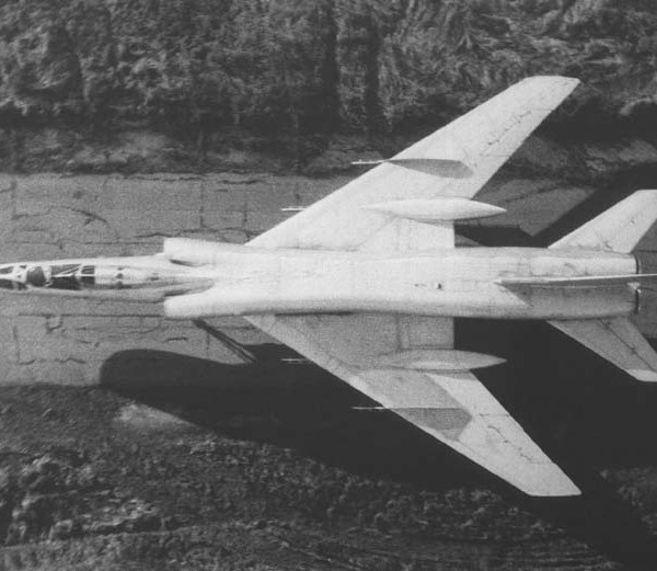 4.Учебно-тренировочный самолет Ту-128УТ.