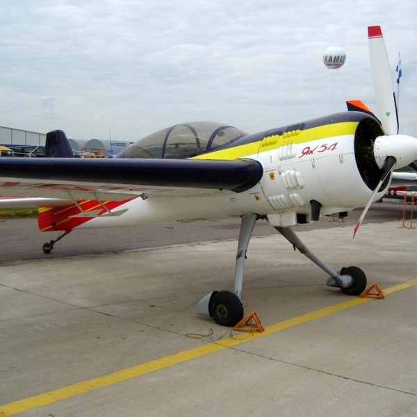 yak-54-na-maks-2005