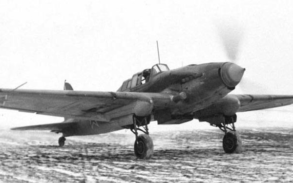 il-2u-vyrulivaet-na-start
