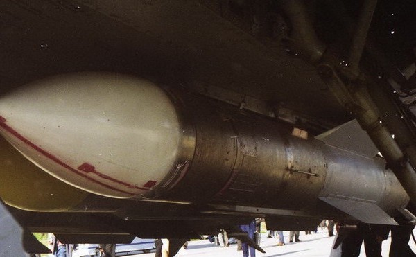 2-rakety-k-37-pod-mig-31m